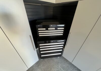 cabinets (gray) graphite black counter, graphite slat wall.png #3